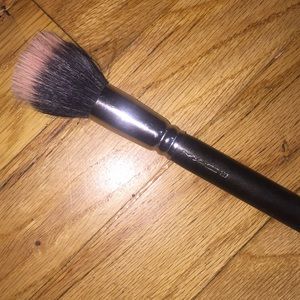 MAC 107 brush